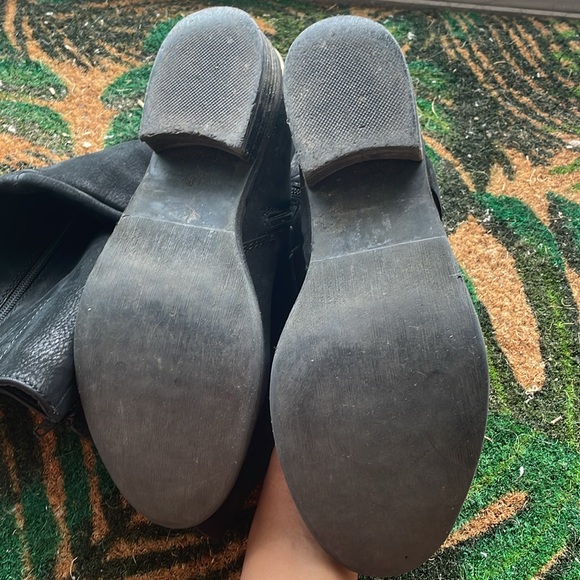 Black knee high boots in suede - Picture 5 of 9